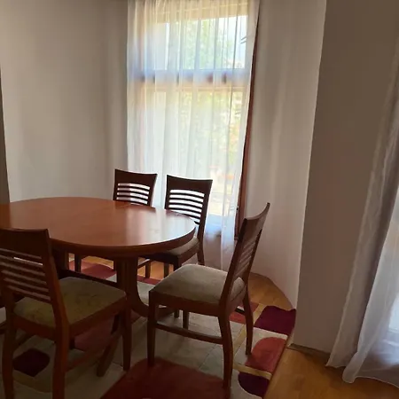 Apartmán голям тристаен